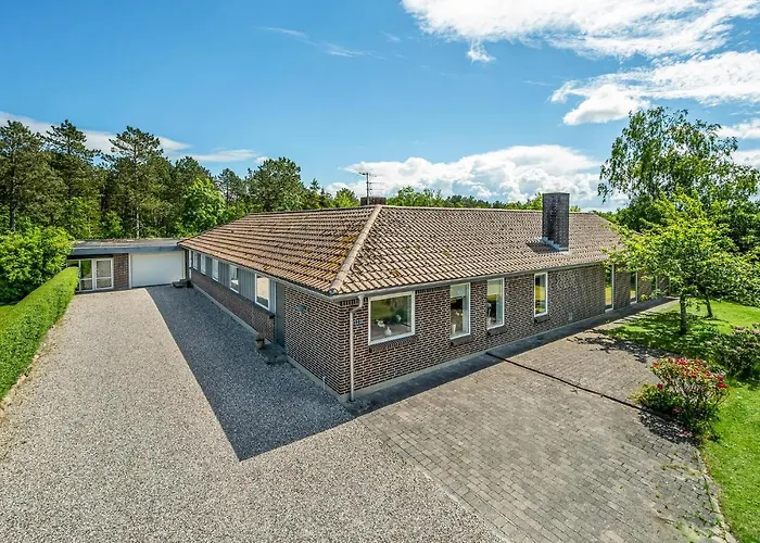 Holiday home Awesome In