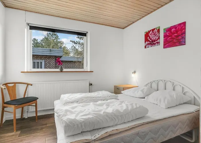 Holiday home Awesome In